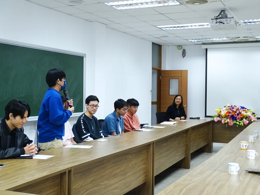 奇钛科技奖学金与曲延树先生奖学金年度颁奖鼓励得奖者精进学业